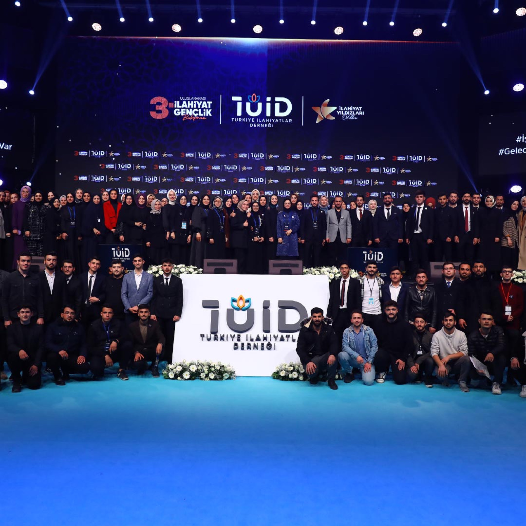 TÜİD gençlik buluşmasındaki katılımcılar